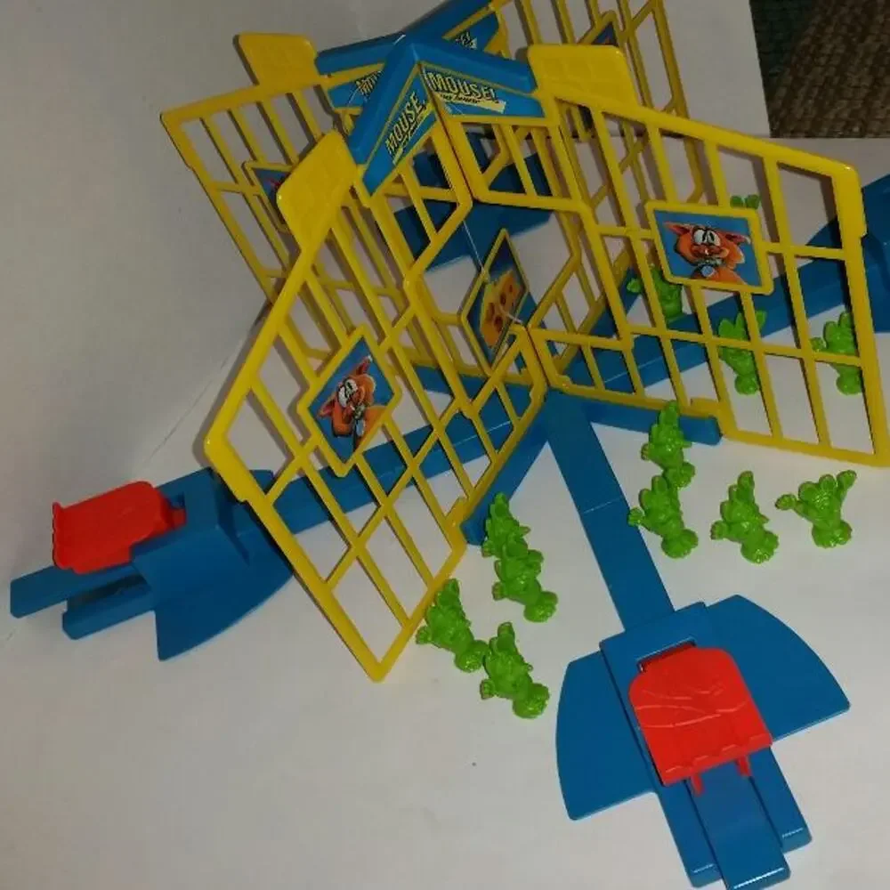 Vintage 1992 Mouse Mouse Get Outta My House Board Game Not Complete Rare